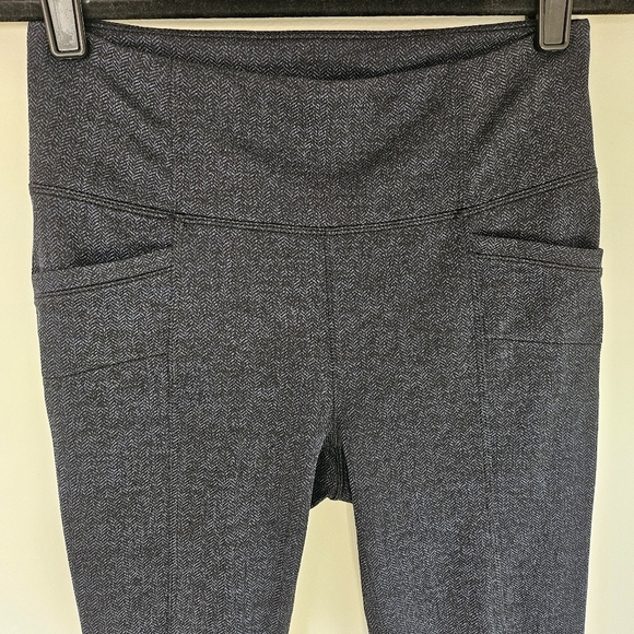 EUC Athleta Herringbone Metro High Waist Leggings Navy Blue Black Pockets Small - Picture 4 of 15